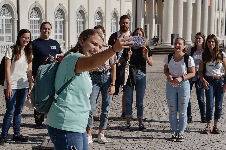 Kleingruppe bei Mr. X in der Innenstadt