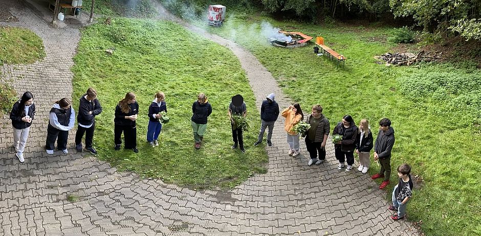 Erlebnispädagogische Übungen im Wald