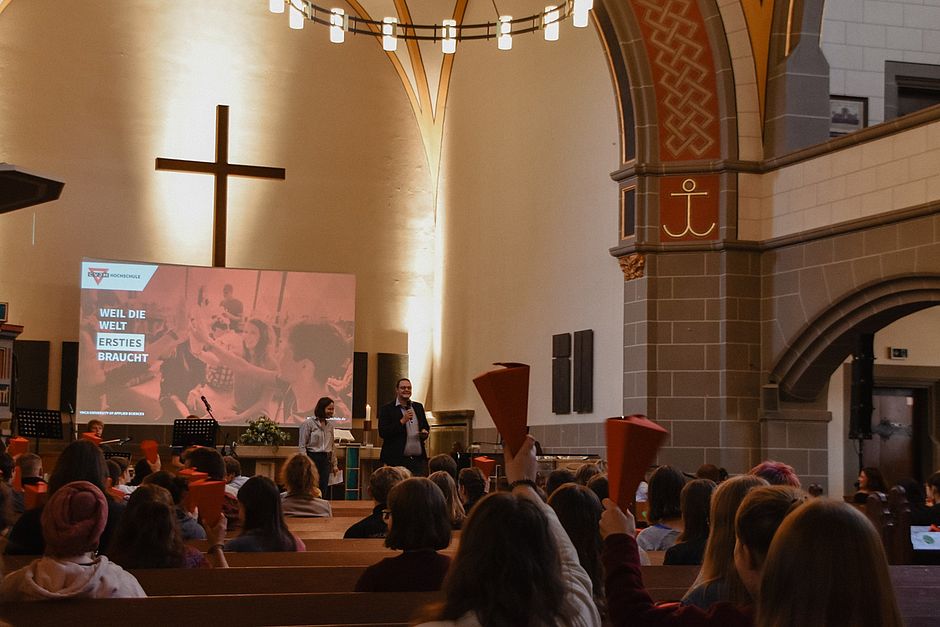 Bei der Auftaktveranstaltung erhielt jeder Erstie eine eigene Schultüte