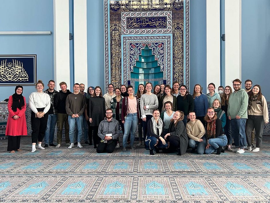 Studierende in der Moschee