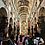 Auf historischem Grund: Die Studierenden während einer Führung durch die majestätische St. Johannes Basilika, ein Moment der Reflexion und des Staunens.