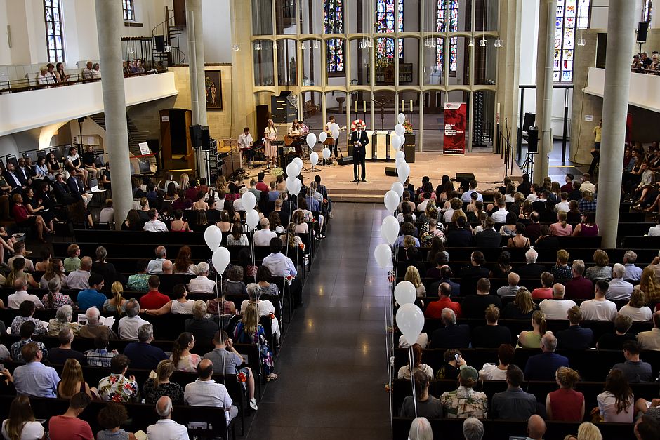 blick in kirche